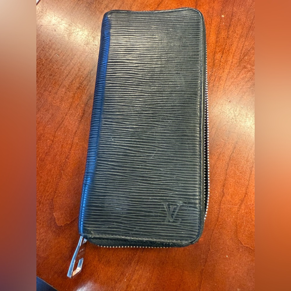 Louis vuitton zippie wallet black epi leather